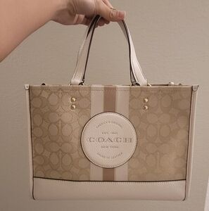 Coach Dempsey Carryall Bag NWOT(White and Tan)
